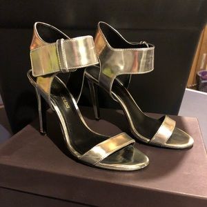 Enzo Angiolini Silver Heels 6.5